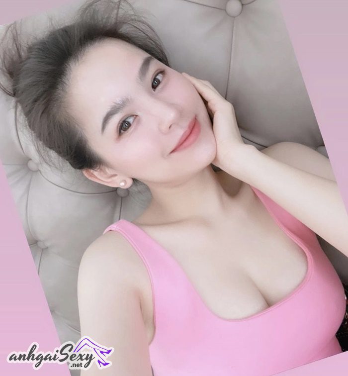 Nude Phi Huyền Trang